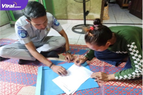 Pihak BSB saat melakukan surve lokasi ke Danau Candi Bumi Ayu. Foto : viralsumsel.com/eko
