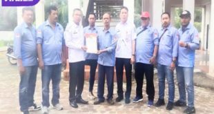 Pengurus DPC PJS Batu Bara saat menyerahkan dokumen pendaftaran ke Kesbangpol Batu Bara, Rabu (11/01/2023) Foto : Viralsumsel