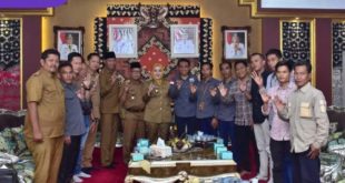 Usai Silaturahmi DPC PJS Musi Rawas Berfoto Bersama Dengan Bupati Musi Rawas Ratna Machmud. Foto : Viralsumsel