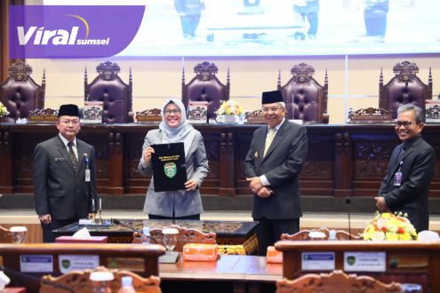 Wakil Gubernur Sumsel H. Mawardi Yahya menghadiri Rapat Paripurna LXI (61) DPRD Provinsi Sumsel Tahun 2023 di Ruang Rapat Paripurna DPRD Provinsi Sumsel, Senin (20/2/2023). Foto : viralsumsel.com/win