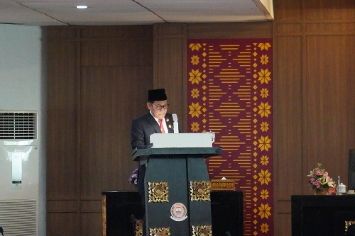 H. Ilyas Hasbullah dari Fraksi Demokrat Saat Sampaikan Pandangan Umumnya.