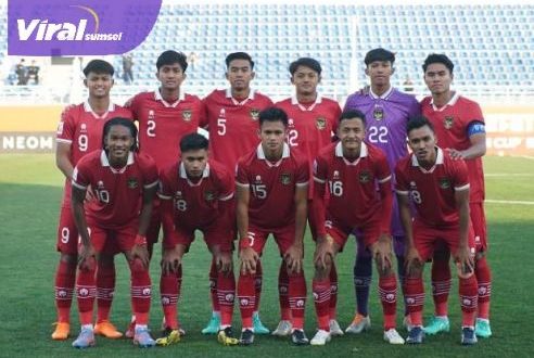 Starting eleven Timnas Indonesia U-20 saat hadapi Timnas Irak U-20 dalam laga perdana Babak Penyisihan Grup A Piala Asia U-20 di Stadion Lokomotiv, Kota Toshkent, Uzbekistan, Rabu (1/3/2023) malam. Foto : pssi