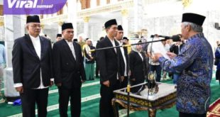 Bupati OKI, H. Iskandar, SE melantik pimpinan Baznas OKI periode 2023-2028 di Masjid Agung Sholihin Kayuagung, Jumat (3/3/2023). Foto : viralsumsel.com/fir