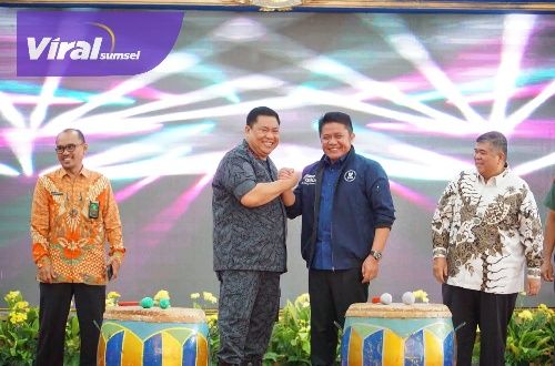 Gubernur Sumsel H. Herman Deru bersama Kepala BNN Republik Indonesia Komjen Pol (Purn) Dr. Petrus Reinhard Golose secara resmi melaunching Perkebunan Bersinar dan Desa Wisata Tematik Bersinar, di Griya Agung, Kamis (2/3/2023) pagi. Foto : viralsumsel.com/win