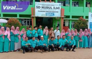 Foto bersama Anggota Komisi V DPR RI, Ir.H. Ishak Mekki, MM, dengan Pimpinan dan para pengasuh Ponpes Nurul Ilmi di sela kunjungan, Kamis (2/3-2023). Foto : viralsumsel.com/her