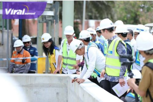 Wakil Gubernur Sumsel Ir H Mawardi Yahya meninjau langsung pengerjaan Proyek IPAL Kota Palembang, Kamis (2/2/2023). Foto : viralsumsel.com/win