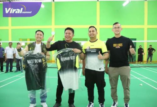 Gubernur Sumsel H Herman Deru saat Grand Opening Lapangan Pemuda Sport Centre Badminton Hall, di JI. M. Sudarman Ganda Subrata, Sabtu (4/2/2023) sore. Foto : viralsumsel.com/win