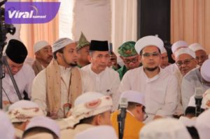 Sekda Kota Palembang, Ratu Dewa saat hadiri puncak Ziarah Kubroh Ulama dan Auliya Palembang 2023, Minggu (12/3/2023). Foto : viralsumsel.com/fia