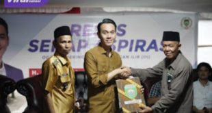 Wakil Ketua DPRD Sumsel H Muchendi Mahzareki S.E saat reses di Desa Tanjung Lubuk Kecamatan Kayuagung, OKI.Foto : viralsumsel.com/ril