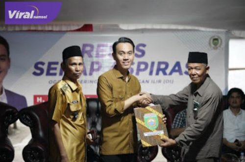 Wakil Ketua DPRD Sumsel H Muchendi Mahzareki S.E saat reses di Desa Tanjung Lubuk Kecamatan Kayuagung, OKI.Foto : viralsumsel.com/ril