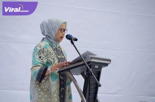 Staff Ahli Walikota Bidang Ekbang dan Invest, Hj. dr. Letizia, M. Kes dalam Sosialisasi Pembukaan Program Beasiswa S2 dalam dan Luar Negeri Kementerian Kominfo di Hotel The Zuri Palembang, Kamis (9/3/2023). Foto : viralsumsel.com/fia