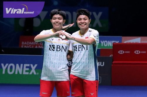 Pasangan Apriyani Rahayu/Siti Fadia Silva Ramadhanti menjadi wakil Indonesia pertama yang berhasil melangkah ke perempatfinal All England 2023. Foto : pbsi