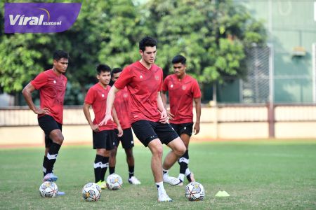 Bek tengah Timnas Indonesia, Elkan Baggott bertekat bawa Tim Nasional (Timnas) Indonesia meraih dua kemenangan atas Timnas Burundi. Foto : pssi