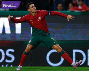 Kapten Timnas Portugal, Cristiano Ronaldo selebrasi usai cetak gol ke gawang Liechtenstein pada laga perdana Grup J Kualifikasi Euro 2024 di Estadio Jose Alvalade, Jumat (24/3/2023). Foto : ig portugal