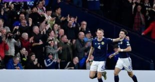 Para pemain Timnas Skotlandia selebrasi usai cetak gol ke gawang Spanyol. Foto : ig