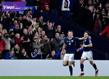 Para pemain Timnas Skotlandia selebrasi usai cetak gol ke gawang Spanyol. Foto : ig
