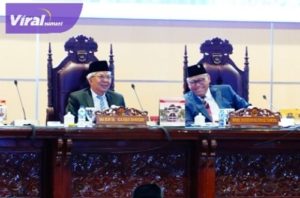 Wakil Ketua DPRD Provinsi Sumsel; H.M. Giri Ramanda N Kiemas, SE, MM didampingi Wakil Gubernur Sumsel; H. Mawardi Yahya dalam Rapat Paripurna LXI (61) DPRD Provinsi Sumsel di Ruang Rapat Paripurna DPRD Sumsel, Senin (13/2/2023). Foto : viralsumsel.com/ril