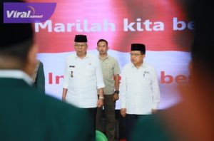 Wakil Gubernur Sumsel H Mawardi Yahya Bersama Ketua Umum DMI Pusat Dr. H. M. Jusuf Kalla saat pelantikan pengurus DMI Sumsel Masa Bakti 2023-2028 di Masjid Sultan Mahmud Badaruddin Jayo Wikramo, Selasa (21/3/2023) pagi. Foto : viralsumsel.com/win