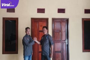 Ketua DPD PJS Sumsel Rhino (Kiri) Saat Menyambangi Kantor Skretariat DPC PJS Palembang. Foto : PJS Sumsel