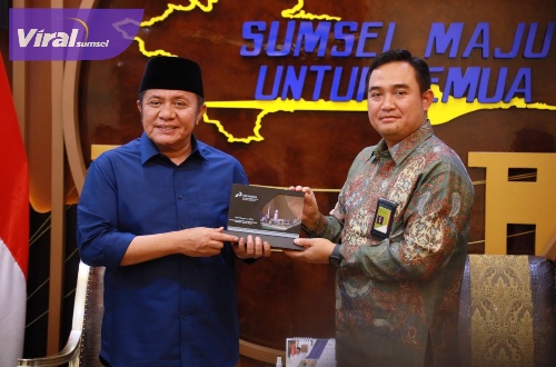 Gubernur Sumsel H. Herman Deru menerima audiensi General Manager PT. Kilang Pertamina Internasional Refinery Unit III di Ruang Tamu Gubernur, Jumat (24/3/2023). Foto : viralsumsel.com/win