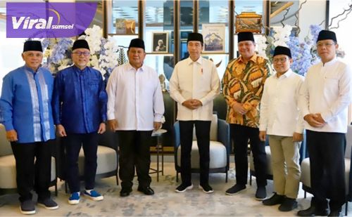 Presiden Jokowi, Ketum Gerindra Prabowo Subianto, Ketum Golkar Airlangga Hartarto, Ketum PAN Zulkifli Hasan, Ketum PKB Muhaimin Iskandar dan Plt Ketum PPP Mardiono di Kantor DPP PAN, Jakarta Selatan, Minggu (2/4/2023). Foto : ist
