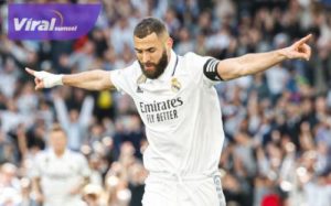 Penyerang Real Madrid Karim Benzema selebrasi usai cetak gol ke gawang Real Valladolid. Foto : igmadrid