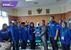 DPC Demokrat OKU Timur Sambangi PN, Minta Perlindungan Hukum. Foto : viralsumsel.com/ril