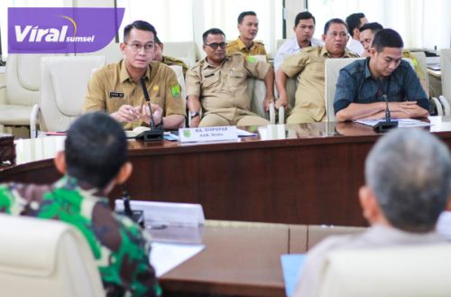 Kepala Dinas Pemuda dan Olahraga Kabupaten Muba M Fariz SSTP MM bicara Kejuaraan Nasional Balap Motor Tahun 2023 Motoprix Putaran 2 Regional A. Foto : viralsumsel.com/dev