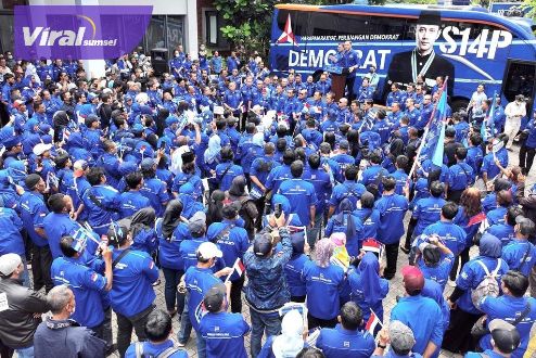 Jaga Kedaulatan, Serentak Ketua Demokrat Se-Indonesia Sambangi Pengadilan. Foto : viralsumsel.com/ril