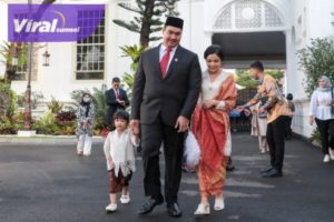 Menpora Dito Ariotedjo hadir di Istana bersama istri Niena Kirana Riskyana dan sang anak, Sadia. Foto : ist