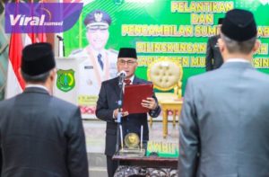 Pj Bupati Muba Apriyadi Mahmud melakukan Pelantikan dan Pengambilan Sumpah Pejabat JPT, Rabu (5/4/2023) di Auditorium Pemkab Muba. Foto : viralsumsel.com/dev