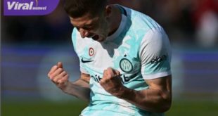 Pemain sayap kiri Inter Milan, Robin Gosens selebrasi usai cetak gol ke gawang Salernitana di Stadion Stadio Arechi (Salerno), Italia, Jumat (7/4/2023) malam. Foto : iginter