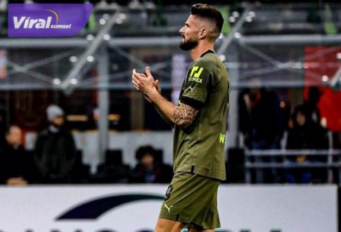 Penyerang AC Milan Olivier Giroud aplus ke penonton usai laga kontra Empoli. Foto : igmilan