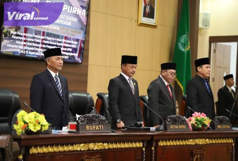 Pj Bupati Muba H Apriyadi hadiri Rapat Paripurna di Ruang Rapat Paripurna DPRD Muba, , Senin (17/04/2023). Foto : viralsumsel.com/dev