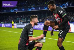 Penyerang AC Milan Olivier Jonathan Giroud selebrasi bersama Rafael Leao usai cetak gol ke gawang Napoli pada laga perempatfinal Liga Champions 2022/2023. Foto : igmilan