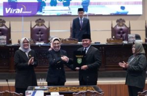Hasil rekomendasi Laporan Keterangan Pertanggungjawaban (LKPJ) Gubernur Tahun Anggaran 2022 pada Rapat Paripurna LXIII (63) di Gedung Paripurna DPRD Provinsi Sumsel, Senin (17/4/2023). Foto : viralsumsel.com/win