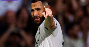 Penyerang Real Madrid Karim Benzema selebrasi usai cetak hattrick ke gawang Almeria. Foto : igmadrid