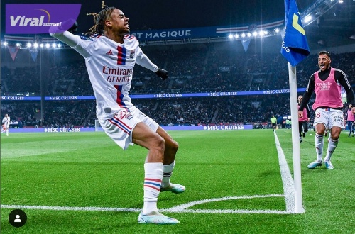 Gol Lyon ke gawang PSG dibukukan B. Barcola pada menit 56 memanfaatkan umpan S. Kumbedi. Foto : igpsg