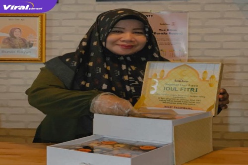 Bunda Rayya Pelaku UMK Kota Palembang. Foto : Viralsumsel/Nto