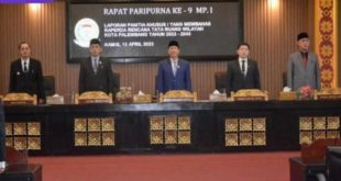 Rapat Paripurna DPRD Palembang ke-9 Masa Persidangan 1, dengan agenda Laporan Panitia Khusus I dipimpin langsung Wakil Ketua DPRD Palembang Dauli, didampingi Ketua Zainal Abidin, Adzanu Getar Nusantara, Indra Kusuma.