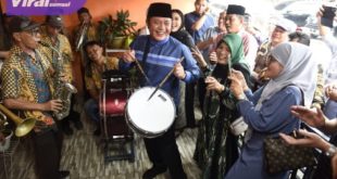 Gubernur Sumsel H Herman Deru berkesempatan melakukan halal Bihalal dengan masyarakat Komering di Balai Desa Cempaka Kecamatan Cempaka Kabupaten OKU Timur, Senin (24/4/2023). Foto : viralsumsel.com/nto