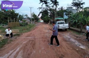 PU PR Muba Lakukan Peningkatan Jalan di Dusun II Desa Bukit Indah Kecamatan Plakat Tinggi. Foto : viralsumsel.com/dev