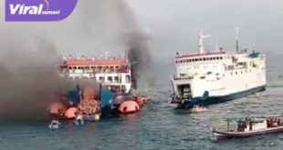Viral, Kapal Penyeberangan Merak ke Bakauheuni KMP Royce 1 Terbakar di Selat Sunda. Foto : net