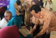 Wako dan Wawako Lakukan Penyerahan Bantuan Bencana Banjir di Wilayah Kota Prabumulih. Foto : viralsumsel.com/mal