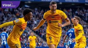 bomber Robert Lewandowski selebrasi usai cetak gol ke gawang Espanyol. Foto : igbarca