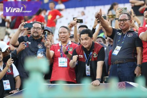 Wakil Ketua Umum PSSI Zainudin Amali mengaku sangat tegang menyaksikan laga antara timnas U-22 Indonesia dan Vietnam . Foto : pssi