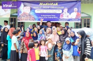 Gubernur Sumsel H Herman Deru disela-sela safari Jumat di Masjid Baitul Akbar, Talang Kepuh, Perumahan Tanjung Wahid, Kecamatan Gandus, Jumat (12/5/2023). Foto : viralsumsel.com/win