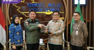 Gubernur Sumsel H Herman Deru, ketika menerima kunjungan kerja jajaran Komnas Ham, di ruang tamu Gubernur, Senin (22/5). Foto : viralsumsel.com/win