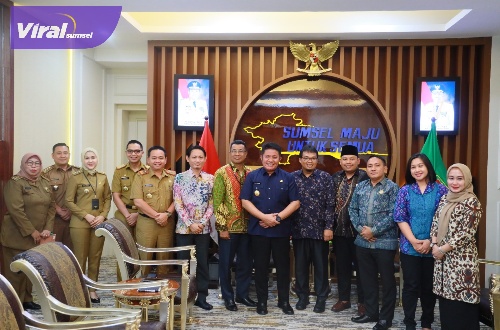 Gubernur Sumsel H Herman Deru Apresiasinya Kinerja KPID Sumsel Lakukan Pengawasan Konten Siaran TV dan Radio. Foto : ist