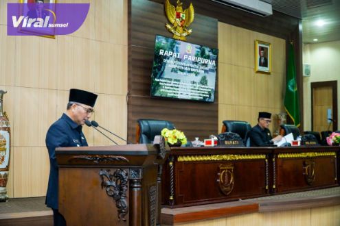 Pj Bupati Muba Apriyadi Mahmud saat Rapat Paripurna Masa Persidangan III Rapat ke-9 Dalam Rangka Tanggapan / Jawaban Pj. Bupati Musi Banyuasin Terhadap Pemandangan Umum Fraksi – Fraksi DPRD Kabupaten Musi Banyuasin di Ruang Rapat Paripurna DPRD Kabupaten Musi Banyuasin, Selasa (13/6/2023). Foto : viralsumsel.com/dev